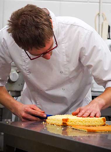Nederlands Patisserie Huis — Frank aan het werk
