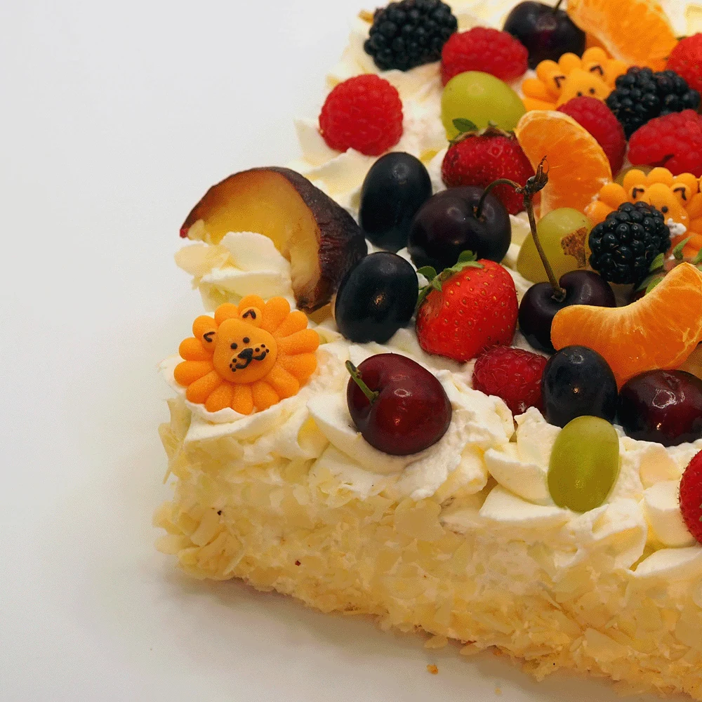 Slagroomtaart met fruit — foto 3