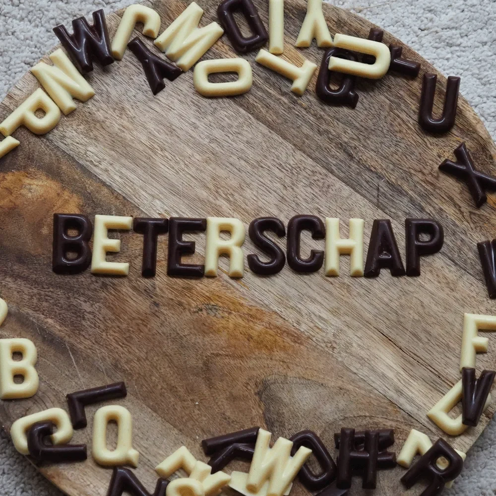 Beterschap - mini Chocolade letters